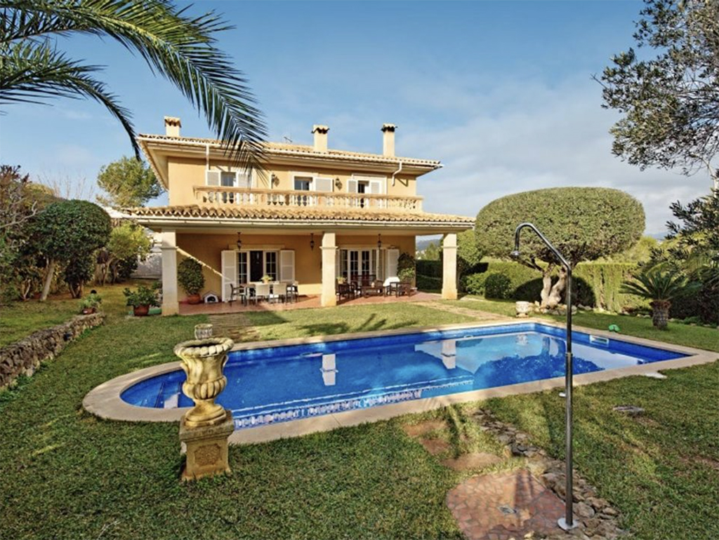 Средиземноморская вилла с панорамным видом в Нова Санта Понса Вилла 1299000  Евро