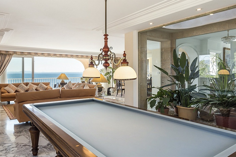 9 спальная вилла с фантастическим видом на море в Cala Vynes