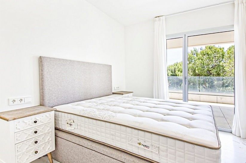 Современный новый апартамент в престижной резиденции в Santa Ponsa