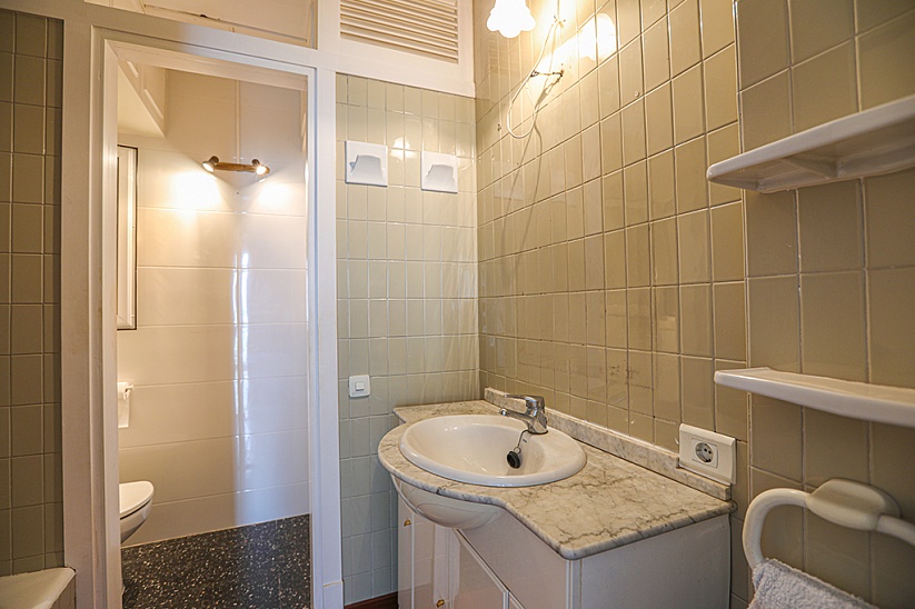 Прекрасный апартамент для реновации с фантастическим видом на море в Palma, Paseo Maritimo