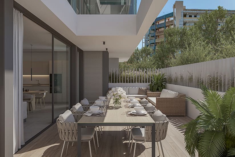 Новый апартамент с садом в элитном комплексе в Cala Mayor
