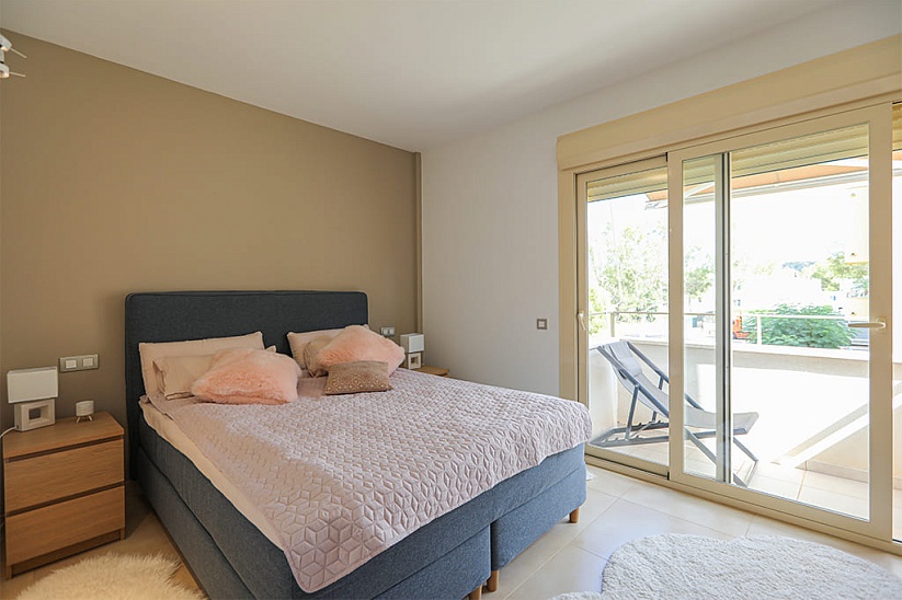 Шикарный 4 спальный апартамент рядом с пляжем в Santa Ponsa