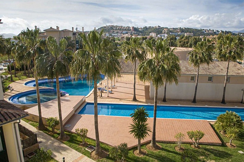 Прекрасный апартамент с панорамным видом на горы в Santa Ponsa
