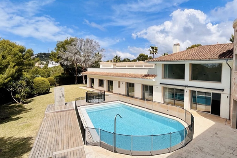 Люкс вилла с садом и бассейном в престижной локации в Santa Ponsa