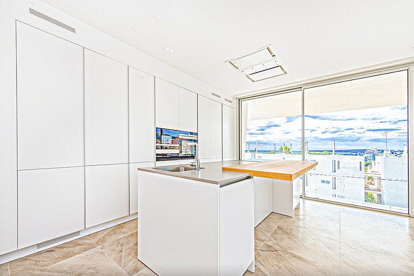 Новый современный апартамент с видом на море в Bonanova, Palma