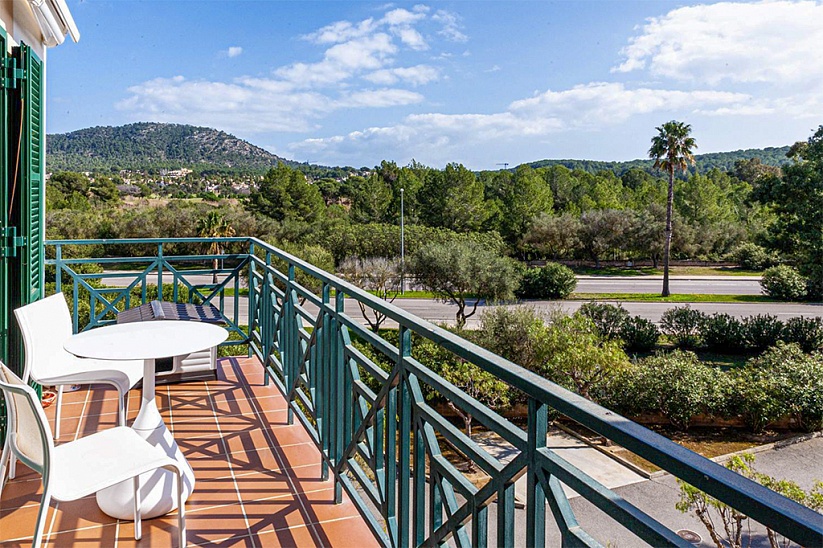 Прекрасный апартамент с панорамным видом на горы в Santa Ponsa
