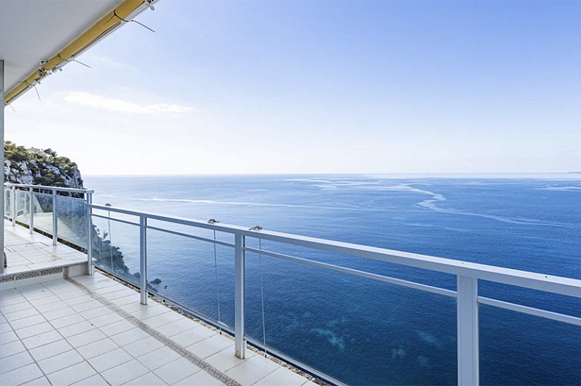 Шикарная вилла с фантастическим панорамным видом на море в Badia Azul