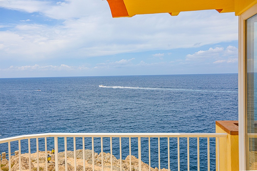 2 спальный апартамент  с панорамным видом на море в Santa Ponsa