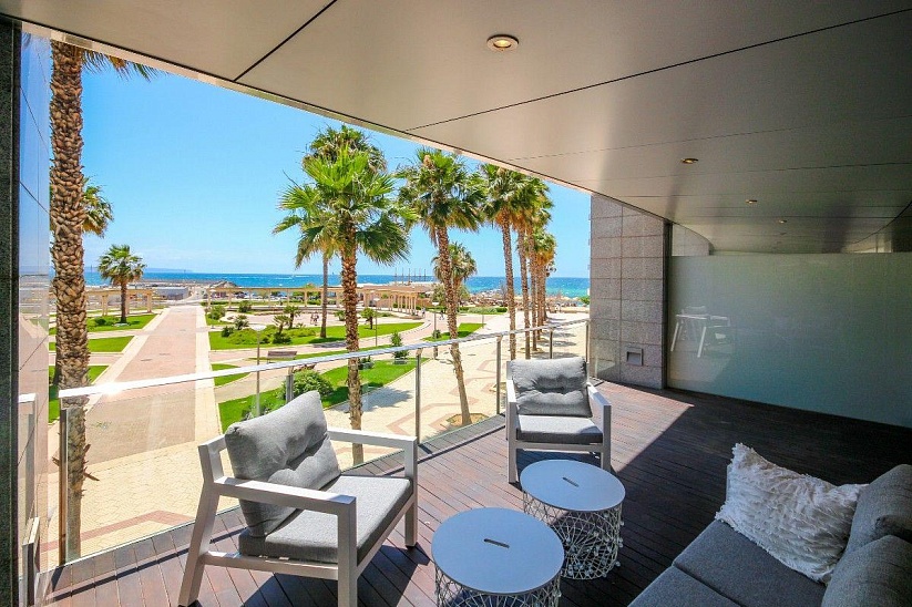 Прекрасный апартамент с прямым видом на море в Palma