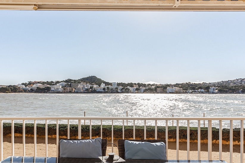 Апартамент с панорамным видом на море с Santa Ponsa