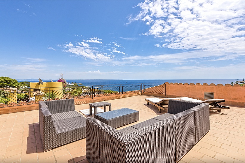 Шикарный пентхаус с панорамным видом на море в Sol de Mallorca