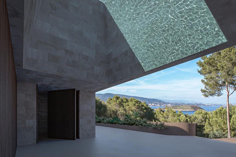 Вилла с проектом реконструкции с фантастическим видом на море в Cala Vines 