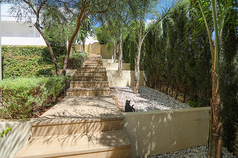 Шикарный апартамент с садом и Патио в Кас Катала