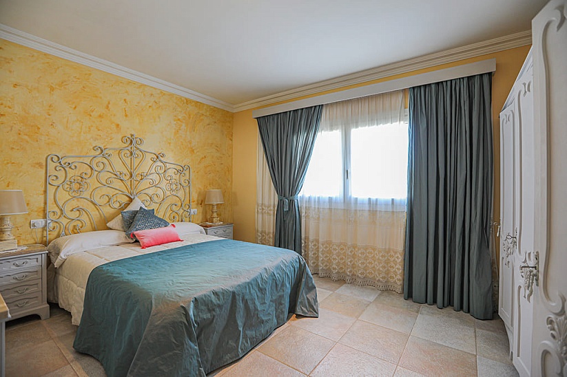 4 спальная очаровательная вилла в тихой локации рядом с морем в Sa Torre