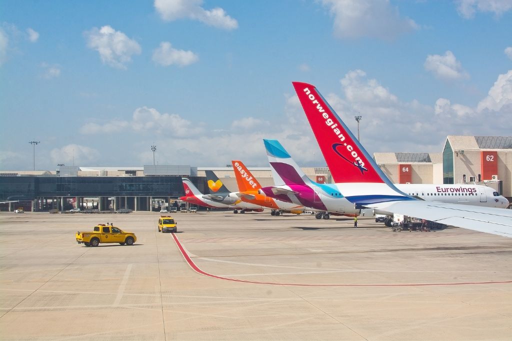 Самолеты в аэропорту Пальма-де-Майорка