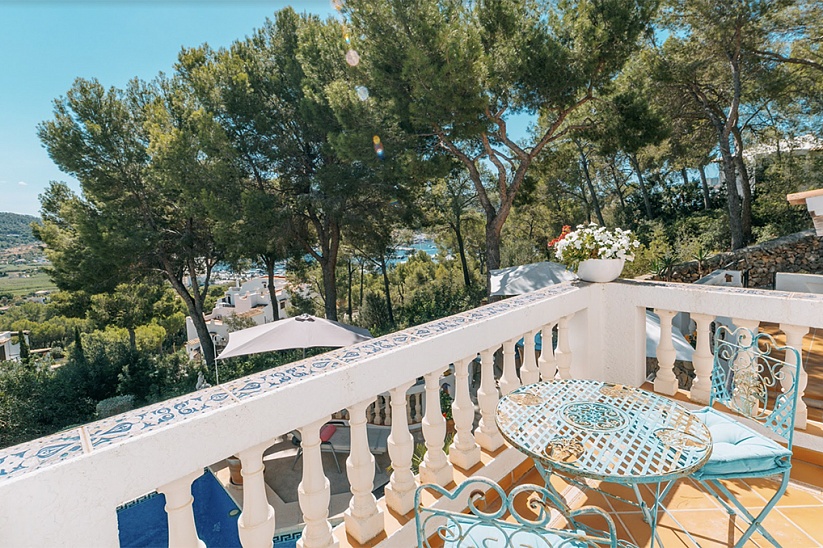 Красивая средиземноморская вилла с видом на море в Порт Андрач