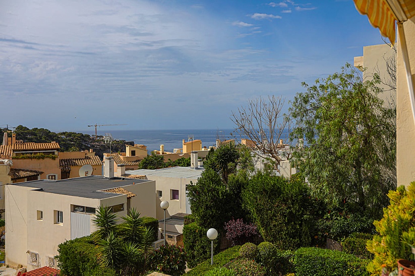 Привелекательный 3 спальный апартамент с видом на море в Santa Ponsa