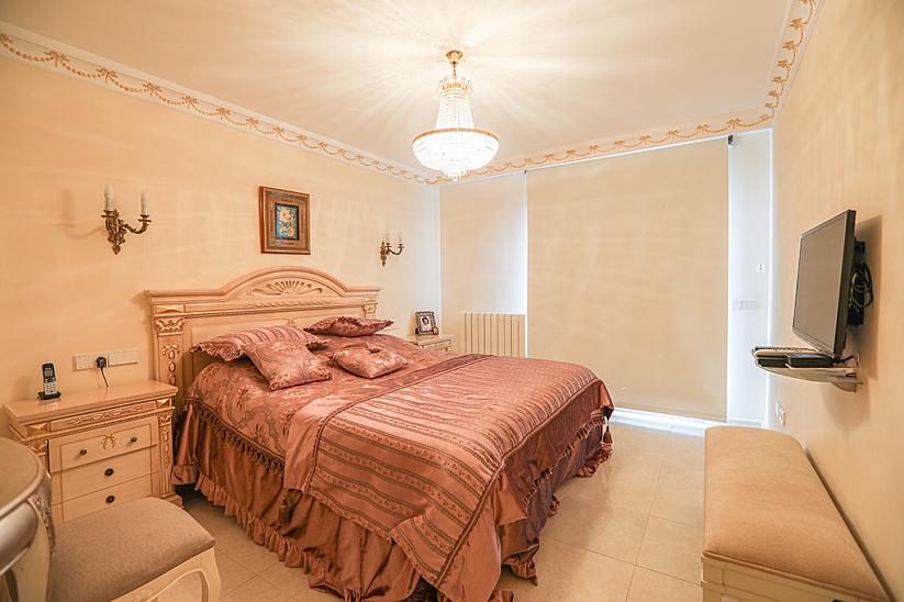 3 спальная вилла с частичным видом на море в Paguera