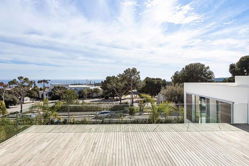 Шикарная новая вилла с видом на море в Sol de Mallorca